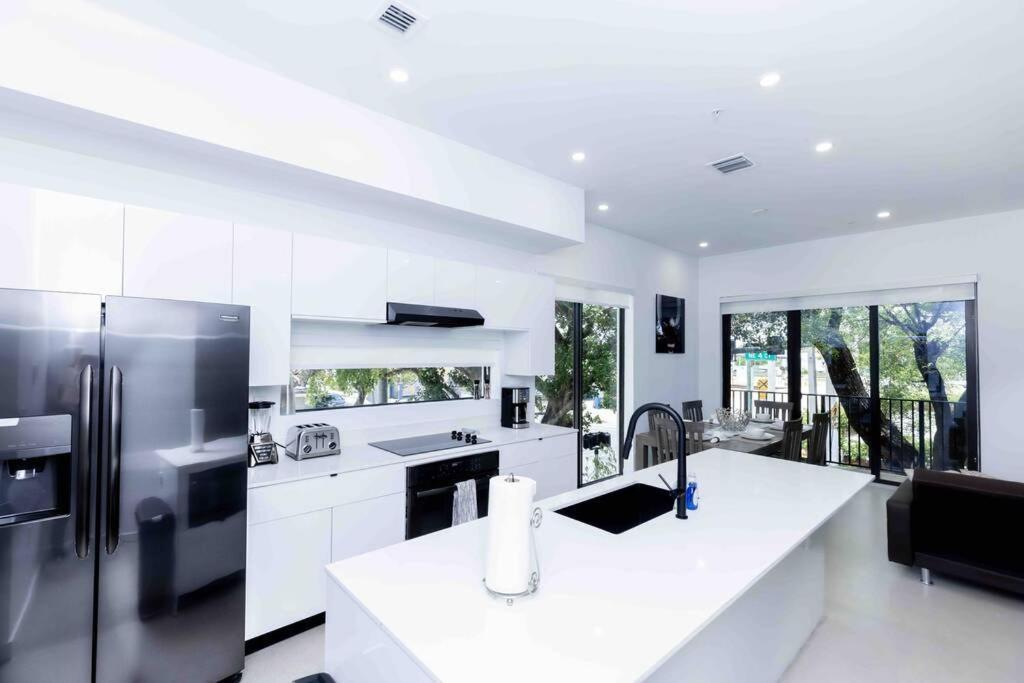 Huge 4 Bedroom Townhouse W/ Private Rooftop & Bbq Miami Eksteriør billede