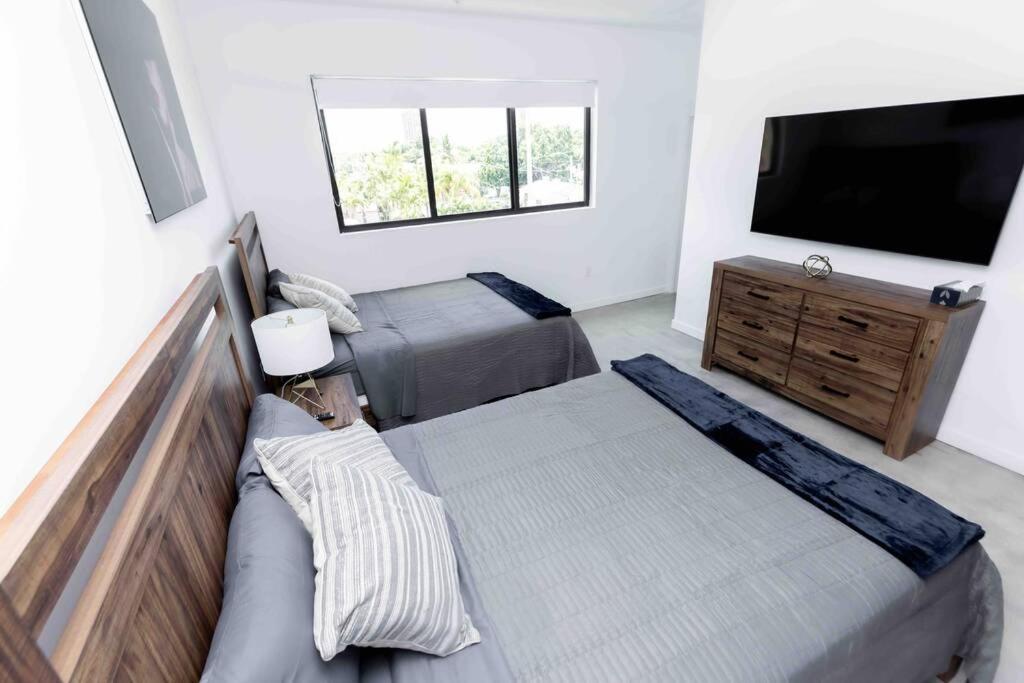 Huge 4 Bedroom Townhouse W/ Private Rooftop & Bbq Miami Eksteriør billede